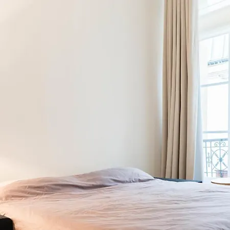 Beautiful Studio In The Heart Of Paris